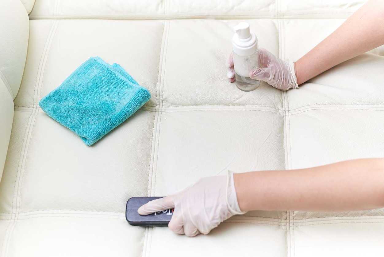 почистить диван в домашних условиях от грязи и пыли
