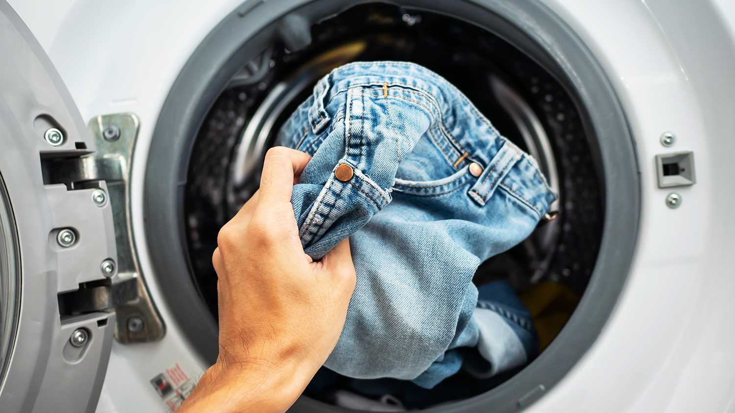 Как стирать брюки: можно ли стирать брюки от костюма в стиральной машине