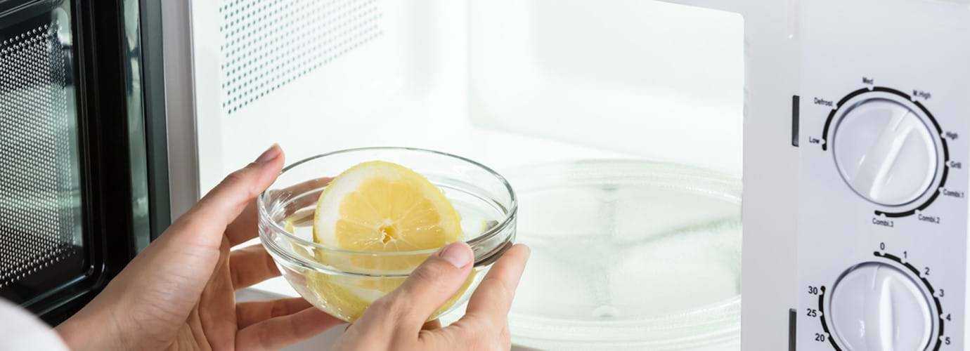 Как убрать из микроволновки запах гари: способы почистить микроволновую печь