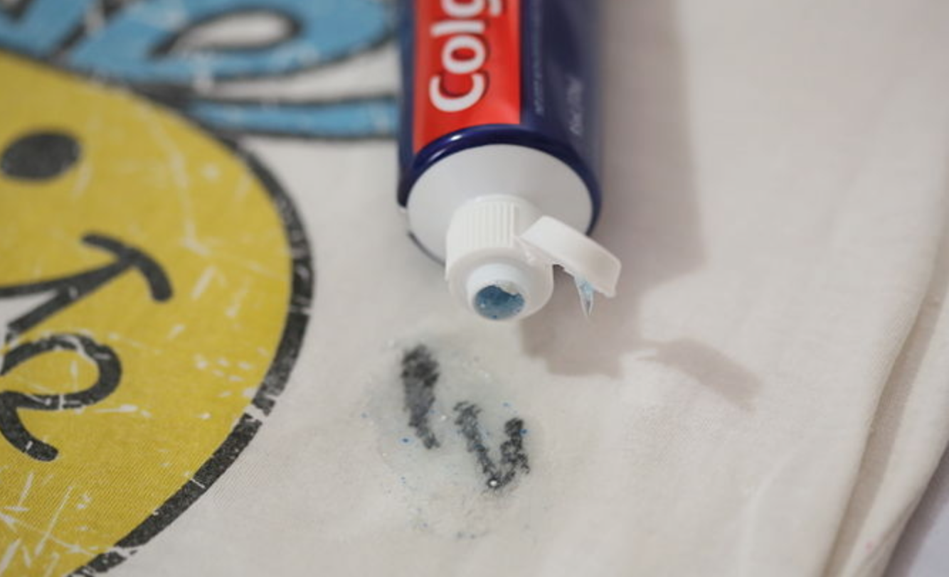 Как удалить пятна от перманентного маркера и вывести след чернил