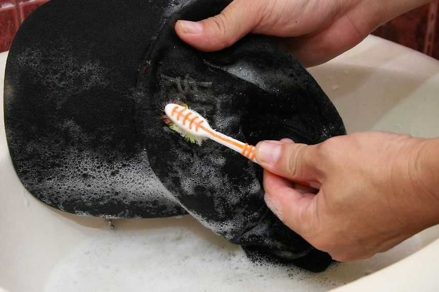 Как разгладить кепку пеной для бритья