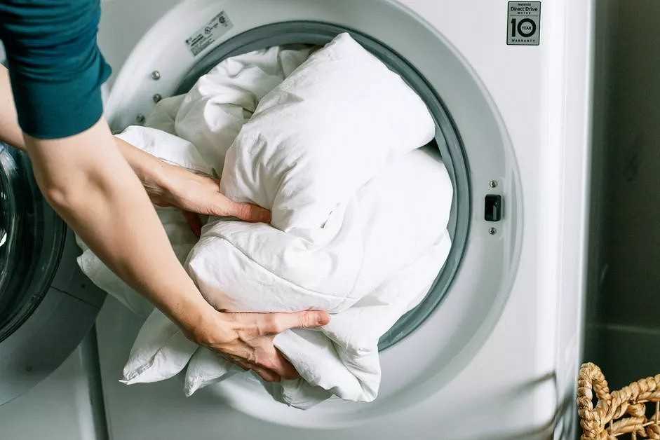 Как стирать одеяло: из овечьей шерсти, ватное, пуховое