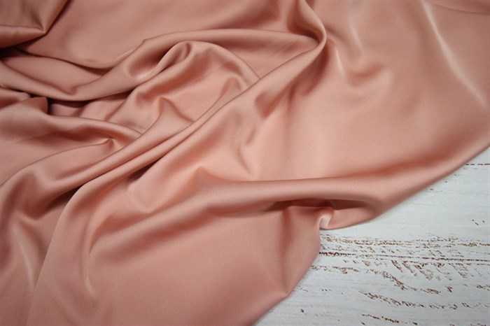 Шелк — мягкая, натуральная ткань с благородным блеском