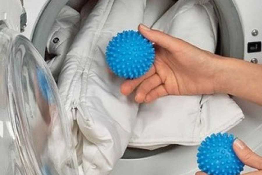 Можно ли стирать пуховое одеяло в стиральной машине и как это правильно делать?