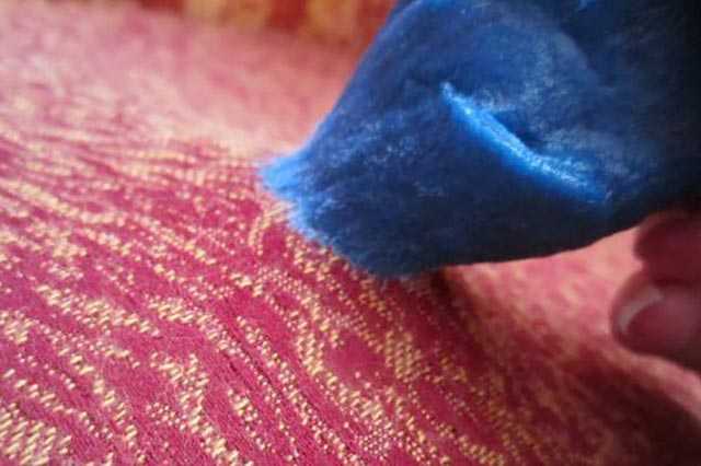 Как отстирать засохшего лизуна с одежды и удалить пятно