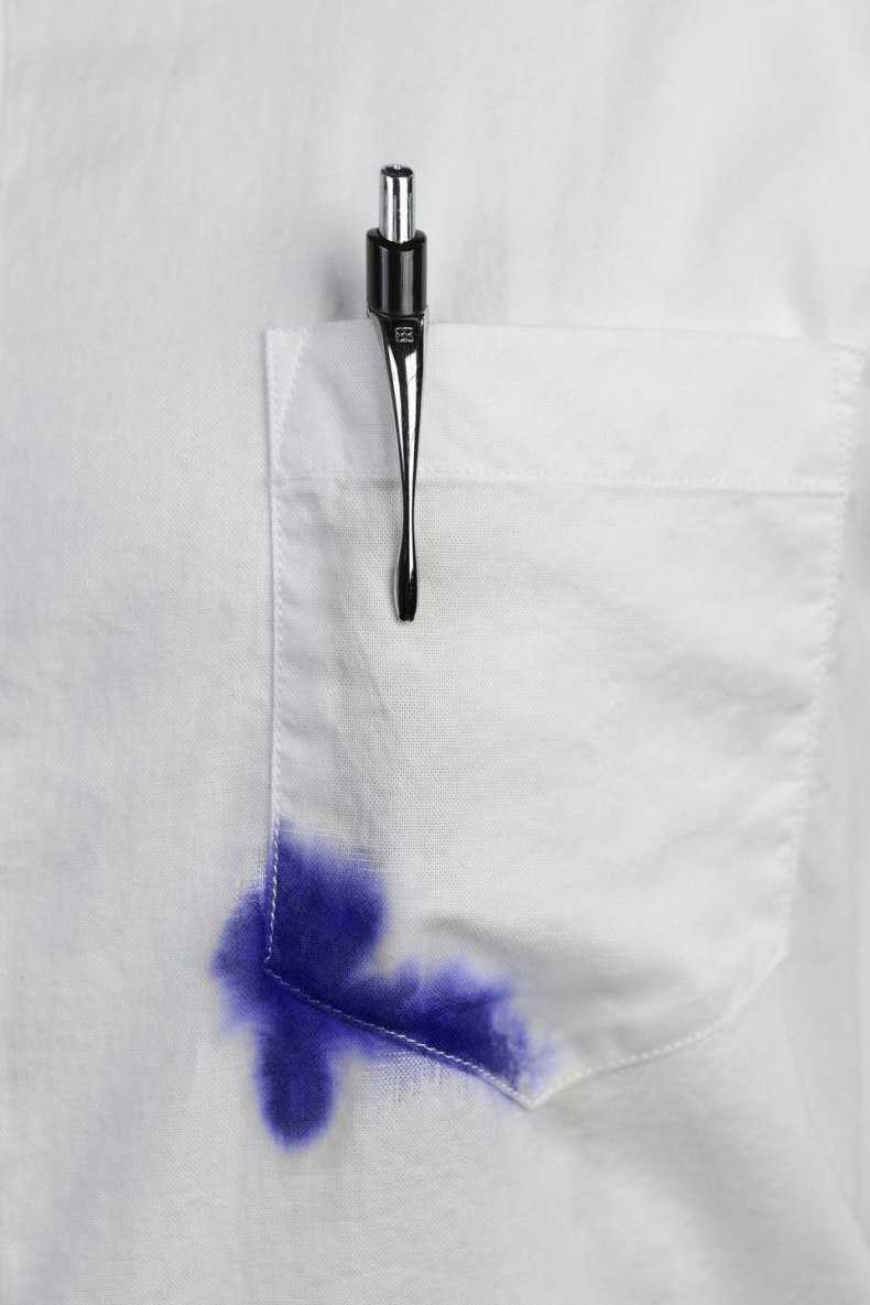 Чем отстирать чернила от ручки с одежды