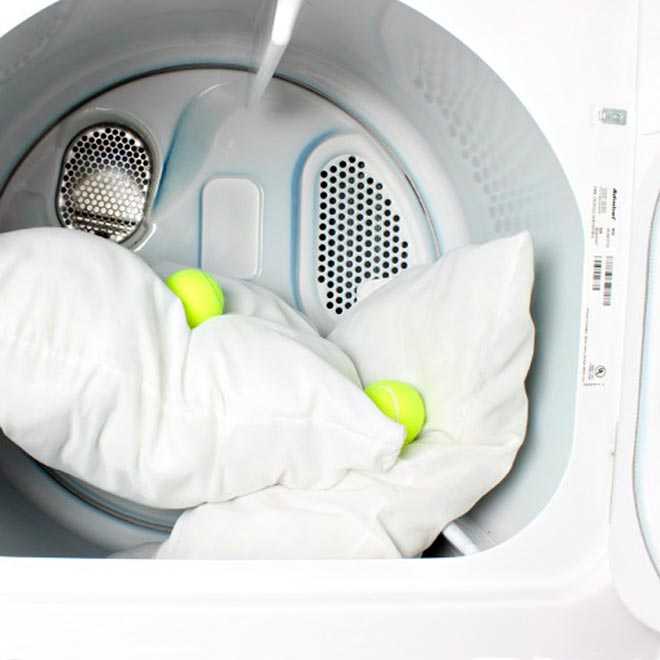 Как стирать пуховые подушки в стиральной машине или вручную