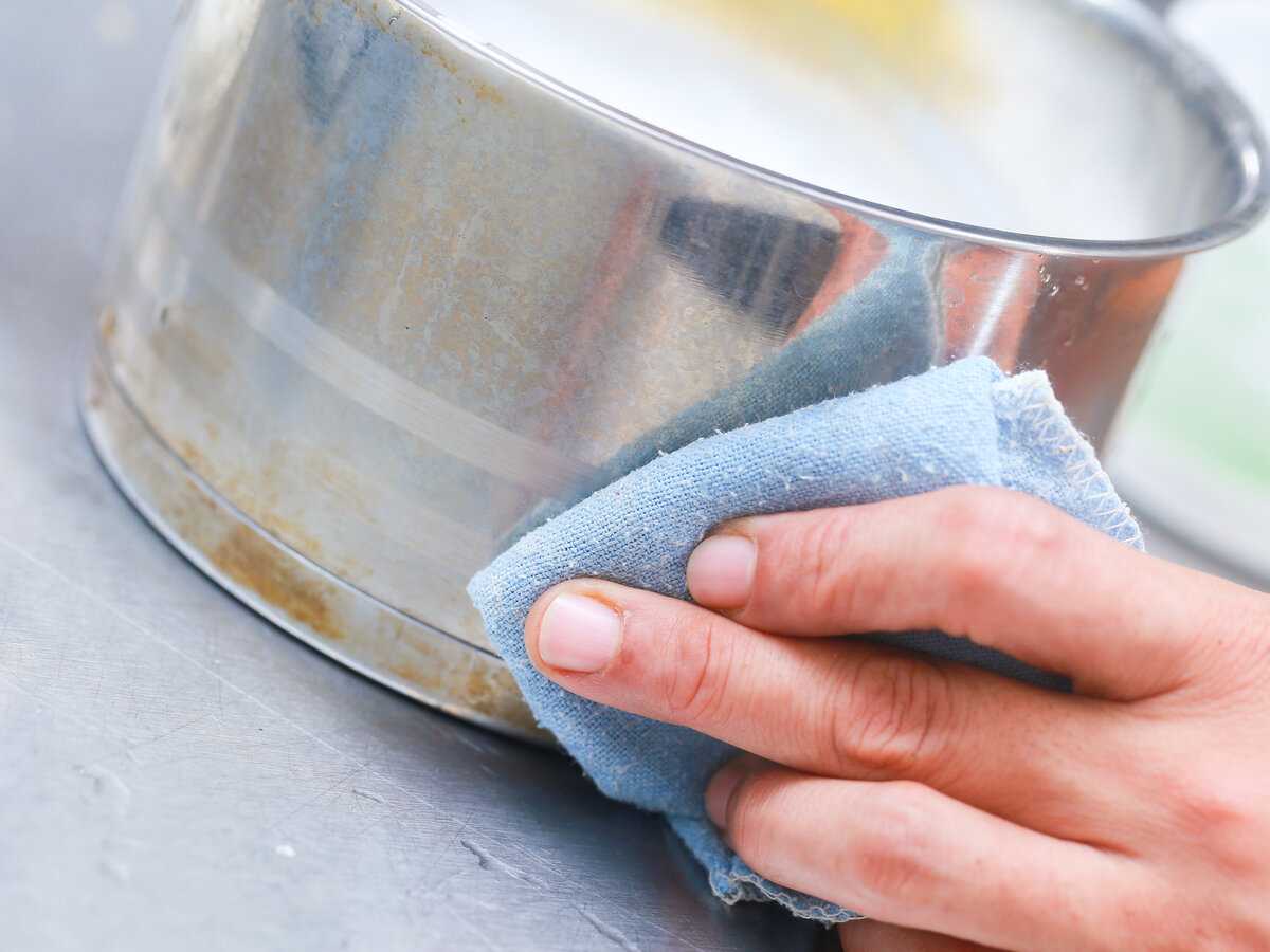 Как очистить посуду от нагара и старого жира в домашних условиях
