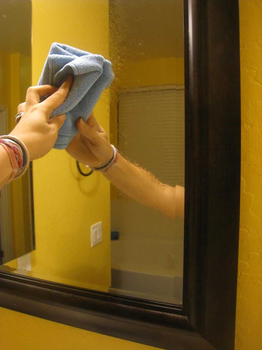 Как правильно почистить зеркало без разводов, лучшие средства для уборки зеркал