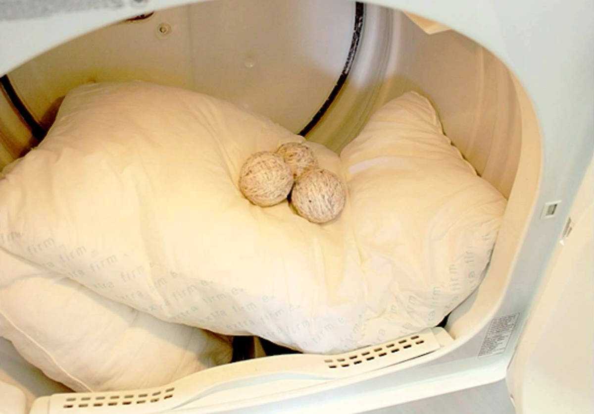Как стирать холлофайбер: особенности очищения изделий в стиральной машине, ручная стирка