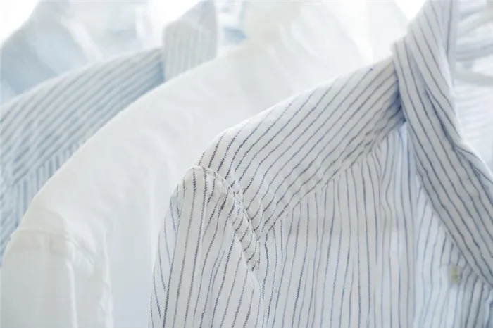 Отстирать воротничок и манжеты белой рубашки: советы