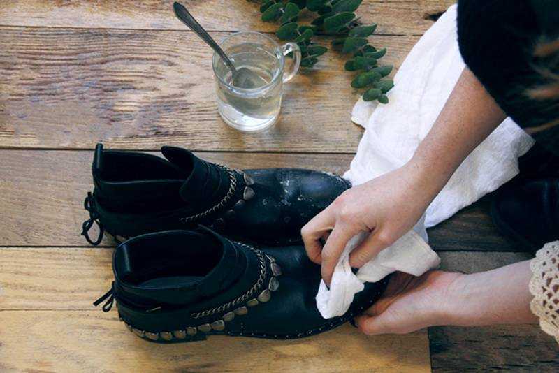 Как восстановить обувь из замши в домашних условиях?